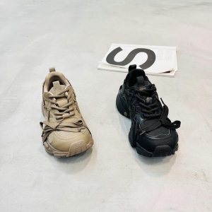 R688 广州鞋 新款 头层牛皮 脚垫羊皮 5-38货号：02506-9