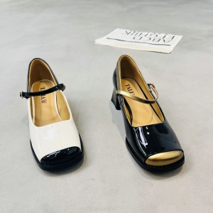 特丽雅 广州鞋 新款 内里羊皮 脚垫羊皮 35-40 货号：970099
