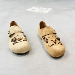 C.D 广州鞋 新款 磨砂牛皮 脚垫真皮 35-39 货号：619-933