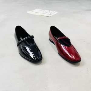 立驰俪 广州鞋 新款 头层牛皮 内里羊皮 脚垫羊皮 35-40 货号：9093-8