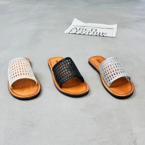 巳蔻 广州鞋 新款 头层牛皮 35-39 货号：10-27
