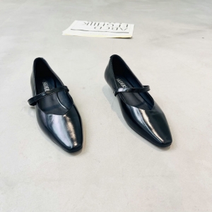 巳蔻 广州鞋 新款 头层牛皮 内里羊皮 脚垫羊皮 35-39 货号：2-650
