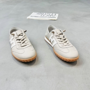 鳄鱼世家 广州鞋 新款 头层牛皮 脚垫真皮 38-43 货号：758-06