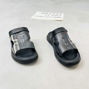 鳄鱼世家 广州鞋 新款 头层牛皮 40-43 货号：22557