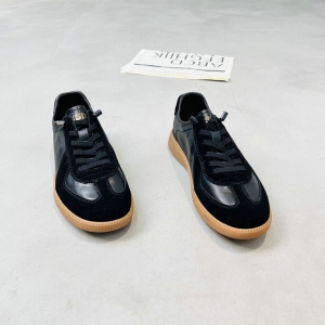 鳄鱼世家 广州鞋 新款 头层牛皮 脚垫真皮 38-44 货号：65112-1