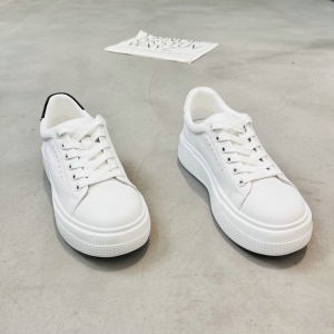 轩美诗 广州鞋 新款 头层牛皮 脚垫羊皮 36-40 货号：4132-7931