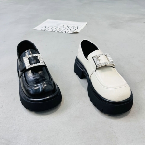 轩美诗 广州鞋 新款 真皮 脚垫真皮 36-40 货号：512-4060