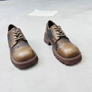 轩美诗 广州鞋 新款 胎牛皮 内里羊皮 脚垫羊皮 37-39货号：4321-5013