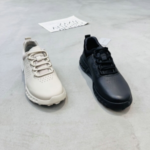 鳄鱼世家 广州鞋 新款 头层牛皮 脚垫真皮 38-44 货号：650812