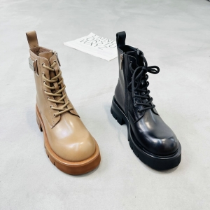 艾曼柯尔 广州鞋 新款 胎牛皮 内里真皮 脚垫真皮 35-39 货号：815109