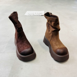 蒂爱 广州鞋 新款 真皮 内里超柔 脚垫真皮 35-40 货号：1669-18