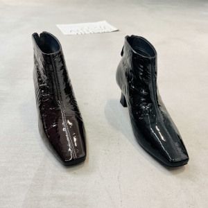 栢丽诗图 广州鞋 新款  手抓牛皮 内里超柔 脚垫真皮 36-39 货号：66-3571