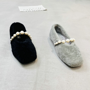 樱歌 广州鞋 新款 头层牛皮+羊毛 大棉 34-38 货号：558-600