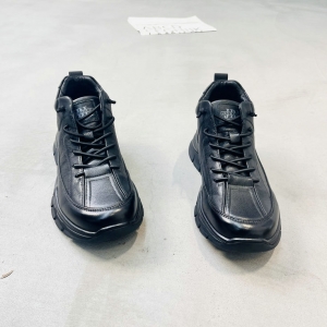 智威龙 广州鞋 新款 头层牛皮 内里超柔 脚垫真皮 38-44 货号：8432002