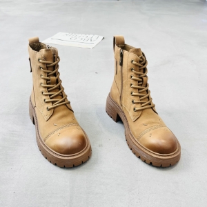 轩美诗 广州鞋 新款 头层牛皮 内里超柔 脚垫真皮 36-40 货号：60017