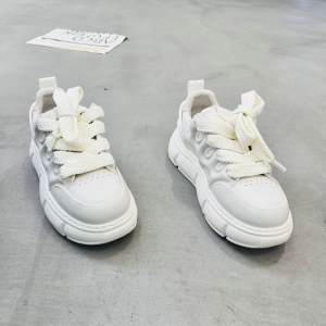 鳄鱼世家 广州鞋 新款 头层牛皮 内里牛皮 脚垫真皮 38-41 货号：1961