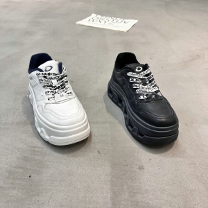 荞荞 广州鞋 新款 头层牛皮 内里超柔 脚垫羊皮 36-39货号：6626-501