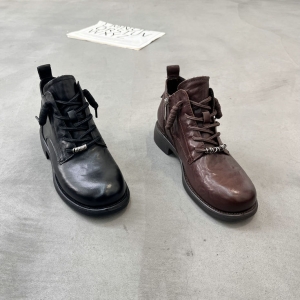 漫步佳人 广州鞋 新款 头层牛皮 脚垫牛皮 35-40 货号：5015