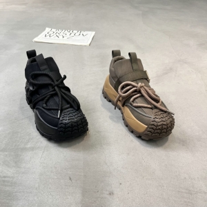 鳄鱼世家 广州鞋 新款 真皮 脚垫真皮 40-44货号：52677