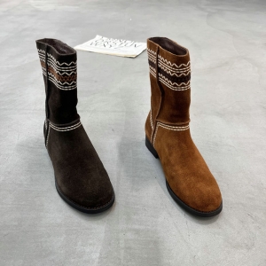 樱歌 广州鞋新款 牛反绒 脚垫羊皮 34-39 货号：33045