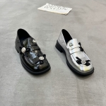 樱歌 广州鞋 新款 手抓金属皮 内里羊皮 脚垫羊皮 34-39 货号：9069-17