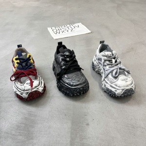 鳄鱼世家 广州鞋 新款 脚垫真皮 39-44 货号：52266