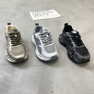 鳄鱼世家 广州鞋 新款 真皮 脚垫真皮 39-44 货号：52379