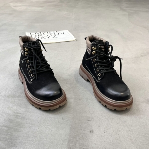 鳄鱼世家 广州鞋 新款 头层牛皮 脚垫真皮 38-43 货号：738