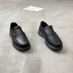 鳄鱼世家 广州鞋 新款 头层牛皮 内里真皮 脚垫真皮 38-44 货号：636-1