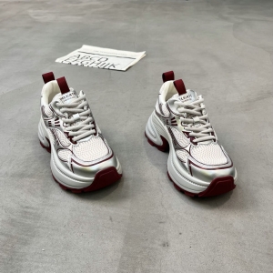 樱歌 广州鞋 新款 脚垫羊皮 34-38 货号：607-60