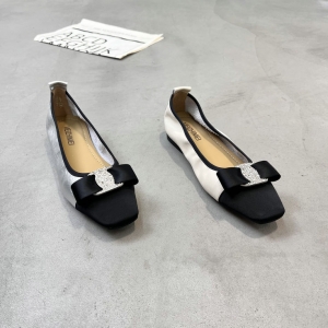 美之美 广州鞋 新款 头层牛皮 脚垫羊皮 35-40 货号：51704-336