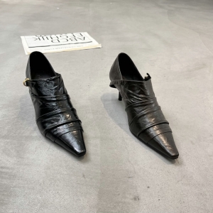 立驰俪 广州鞋 新款抓花胎牛皮 内里羊皮  脚垫羊皮 35-39 货号：3225-353