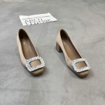 22.88 广州鞋 新款 内里羊皮 脚垫羊皮 34-38 货号：737-056