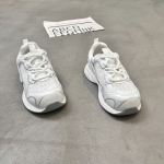 V1528 新款 真皮+单网 36-40 货号：3636