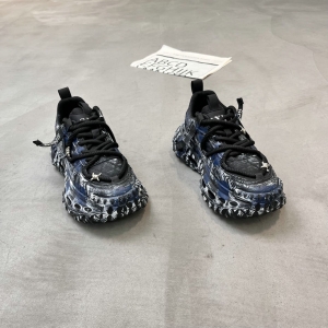 鳄鱼世家 广州鞋 新款 脚垫真皮 39-43 货号：52603