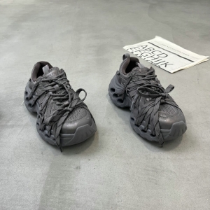 漫步佳人 广州鞋 新款 真皮 36-40 货号：5573