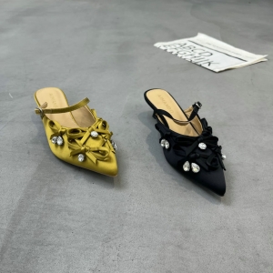 漫步佳人 广州鞋 新款 内里羊皮 脚垫羊皮 36-40 货号：5122