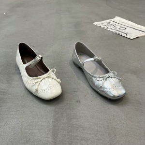 轩美诗 广州鞋 新款 牛油皮 内里羊皮 脚垫羊皮 36-40 货号：50151