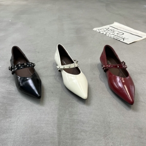 轩美诗 广州鞋 新款 油蜡牛皮 内里羊皮 脚垫羊皮 36-40 货号：60075