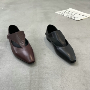 轩美诗 广州鞋 新款 胎牛皮 内里羊皮 脚垫羊皮 36-39 货号：1019