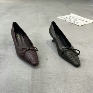 轩美诗 广州鞋 新款 胎羊皮 内里羊皮 脚垫羊皮 36-40 货号：10349