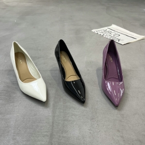 轩美诗 广州鞋 新款 头层牛皮  内里羊皮 脚垫羊皮 35-40 货号：2783