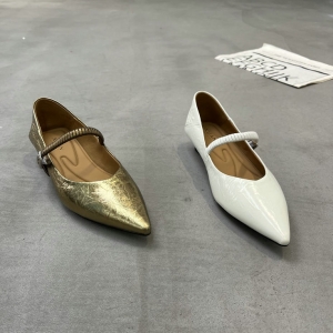 轩美诗 广州鞋 新款 金属牛皮 内里羊皮 脚垫羊皮 35-40 货号：10108