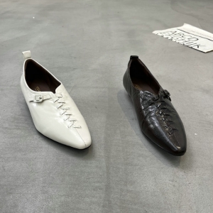 轩美诗 广州鞋 新款 牛油皮 内里羊皮 脚垫羊皮 36-40 货号：10156