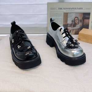 芩歌 广州鞋 新款 金属牛皮 内里羊皮 脚垫羊皮 35-38 货号：30109