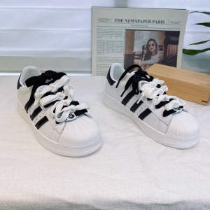 樱歌 广州鞋 新款 头层牛皮 脚垫羊皮 34-39 货号：33003