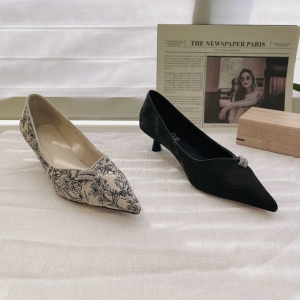 樱歌 广州鞋 新款 内里羊皮 脚垫羊皮 34-39 货号：1015-12