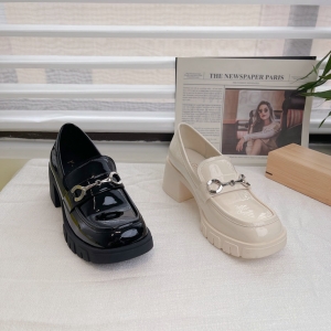 樱歌 广州鞋 新款 头层牛皮 内里羊皮 34-39 货号：558-040