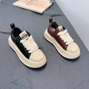 鳄鱼世家 广州鞋 新款 真皮 脚垫真皮 38-42 货号：35156