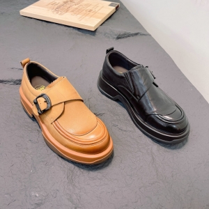 鳄鱼世家 广州鞋 新款 头层牛皮 内里真皮 脚垫真皮 38-43 货号：851065